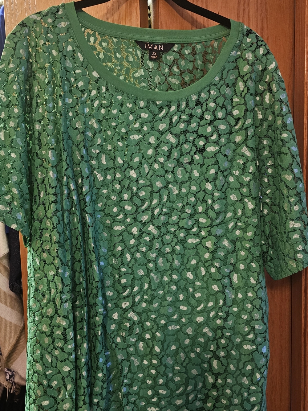 IMAN Green Lace Animal Print Short Sleeve Tee With Cami